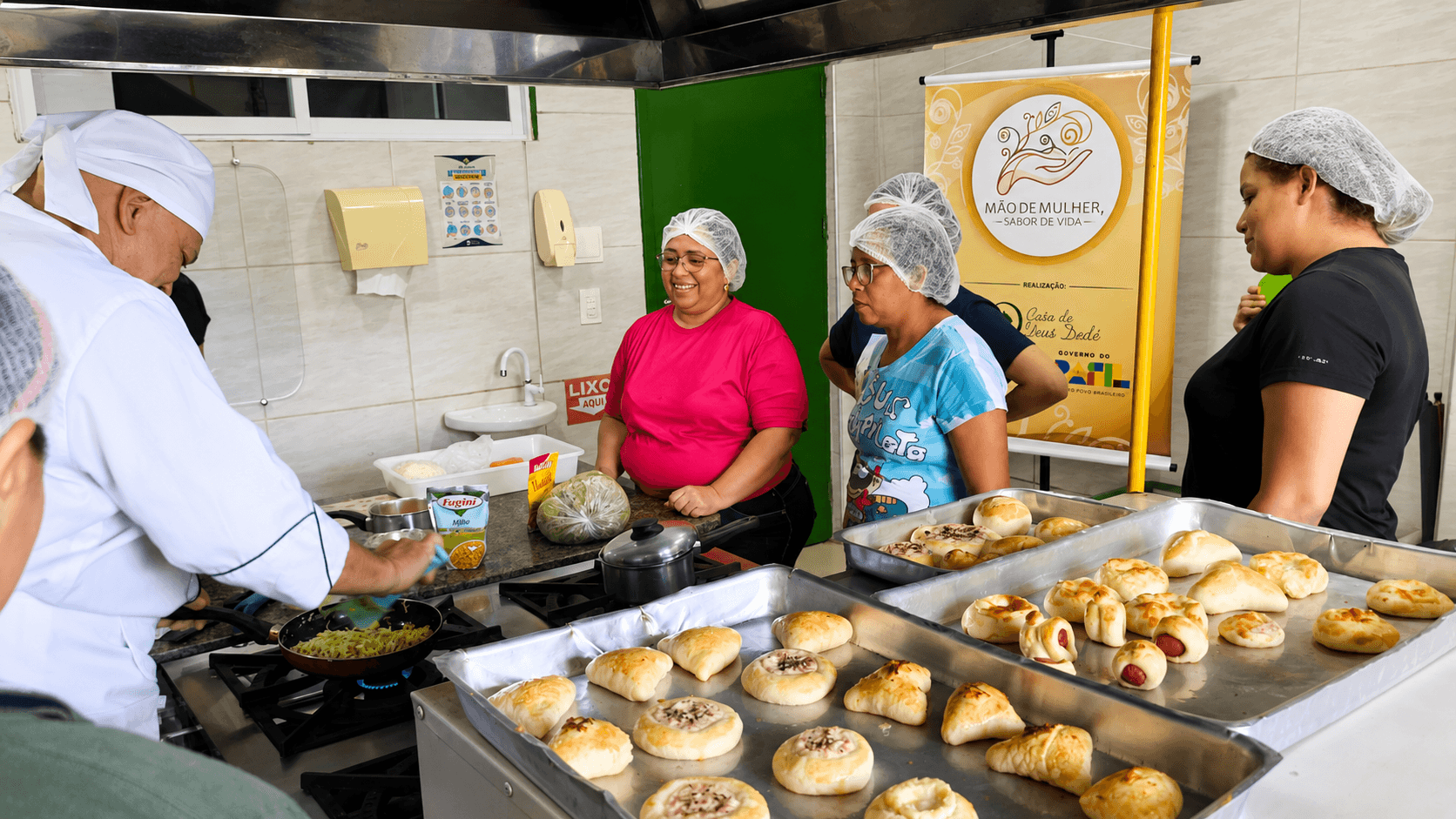 Casa de Vovó Dedé segue com projeto Mão de Mulher e amplia oferta de capacitações gratuitas em gastronomia para mulheres em Fortaleza